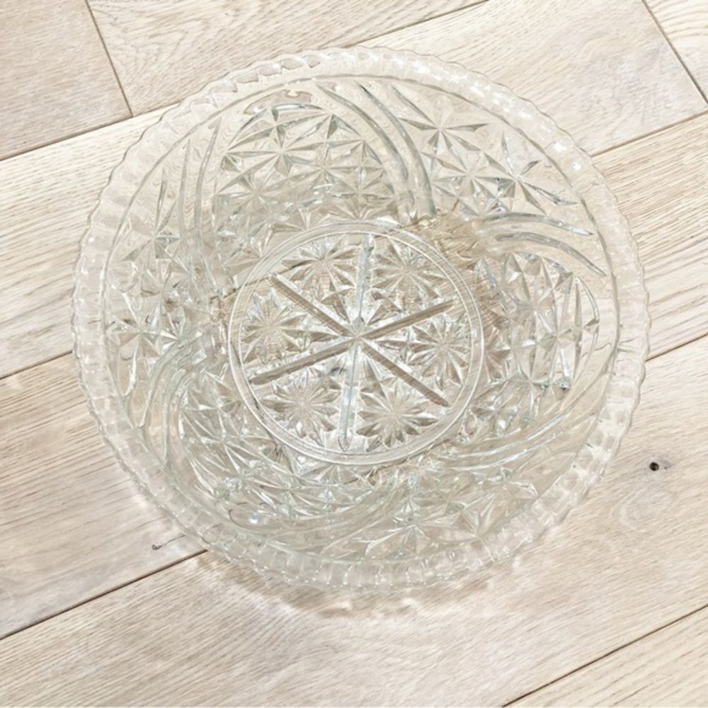 Elegant Clear Glass Serving Bowl